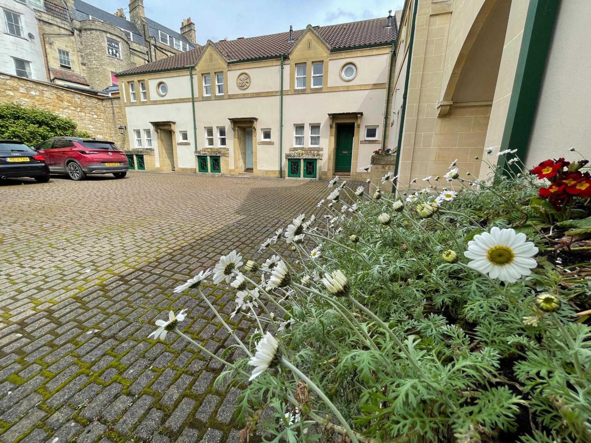 Circus Mews Townhouse:2 Beds:2 En-Suite Baths:Parking:City Centre:Quiet Area Kültér fotó